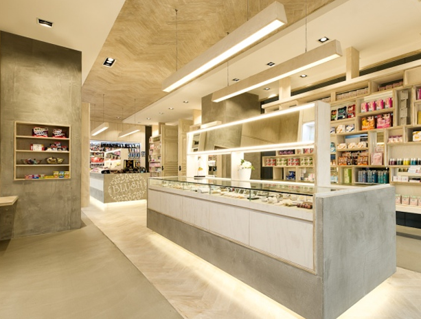 social media for cosmetics company